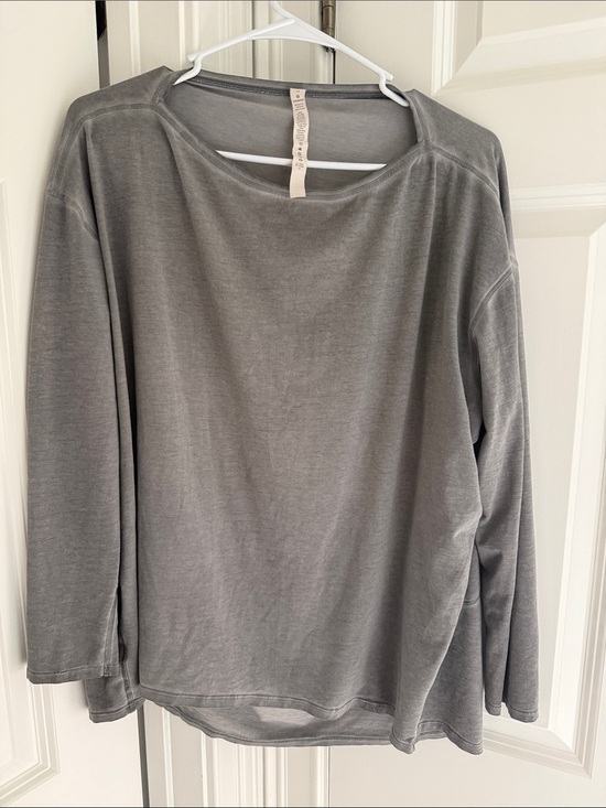 lululemon athletica Tops - lululemon athletica muted gray scoop neck long sleeve top